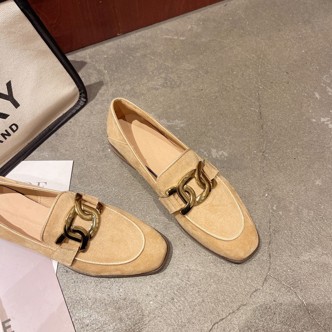 Barb - Klasyczne i trwałe loafersy z zamszu dla kobiet - Image 3