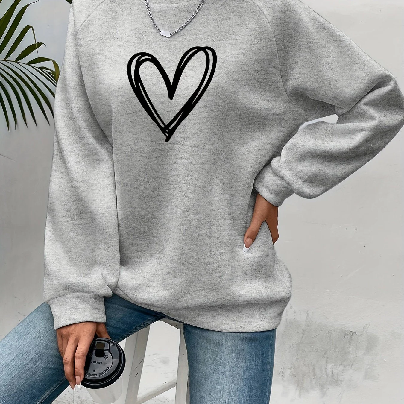 Darcy - Damska Sweter Codzienny | Motyw Serca - Image 12