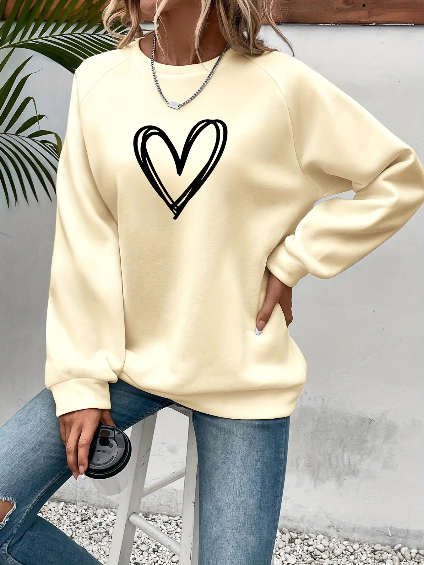 Darcy - Damska Sweter Codzienny | Motyw Serca - Image 3