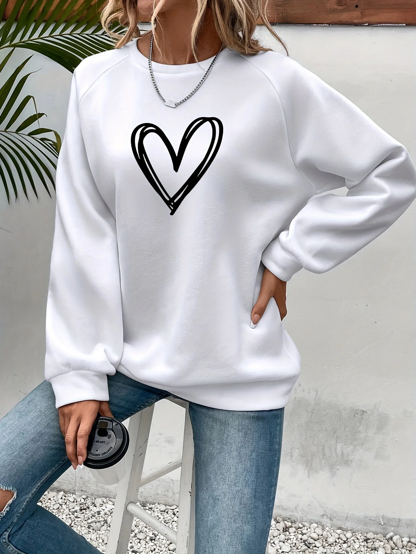 Darcy - Damska Sweter Codzienny | Motyw Serca - Image 4