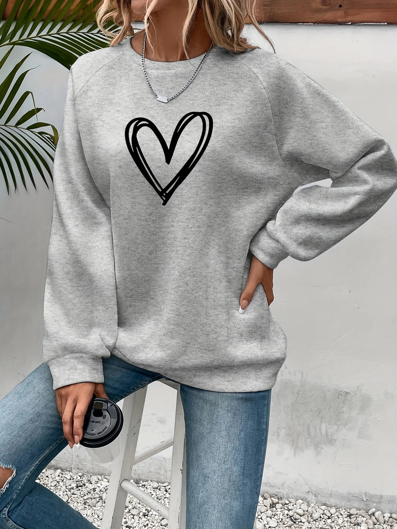 Darcy - Damska Sweter Codzienny | Motyw Serca - Image 5