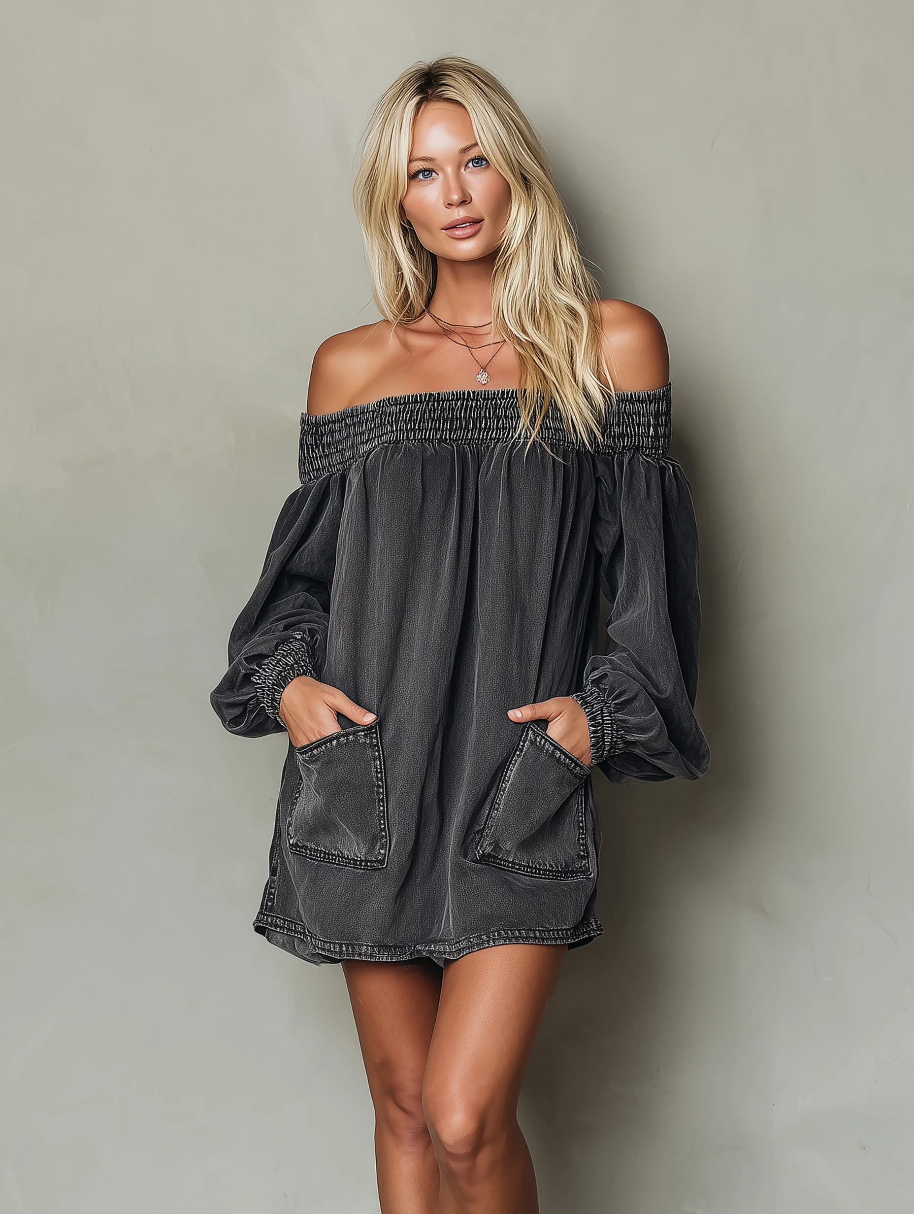Denise | Sukienka mini damska szara jeansowa off-shoulder z elastyczną talią - Image 2