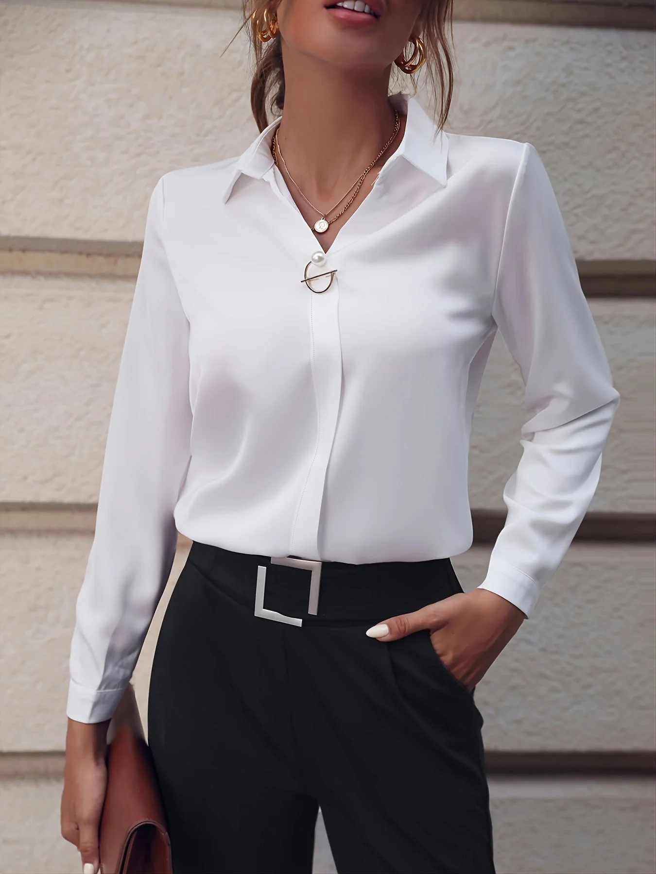 Heather - Elegancka koszula z ozdobnym zapięciem - Image 7