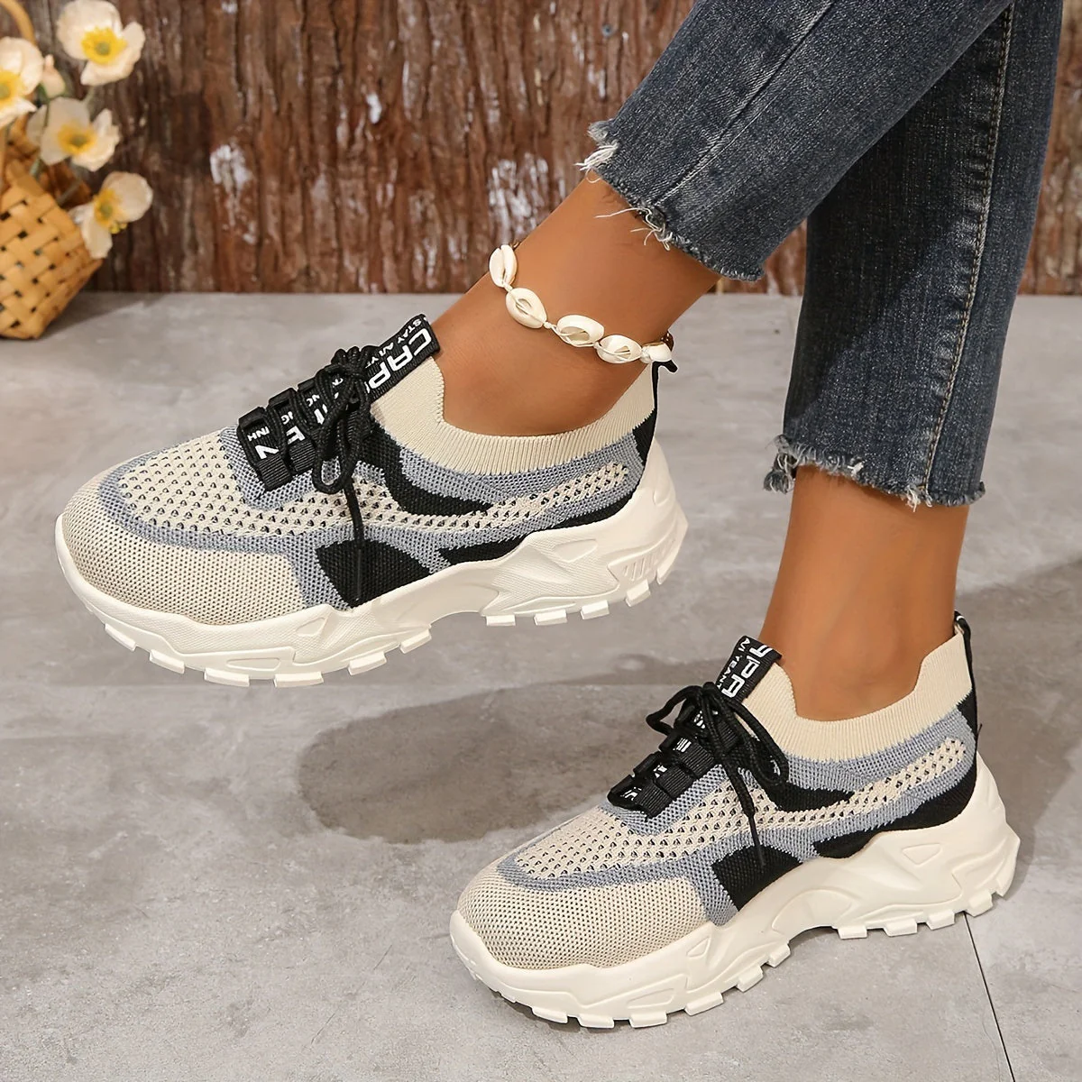 Hodierna – nowoczesne damskie oddychające sneakersy z siateczki – czarne - Image 8