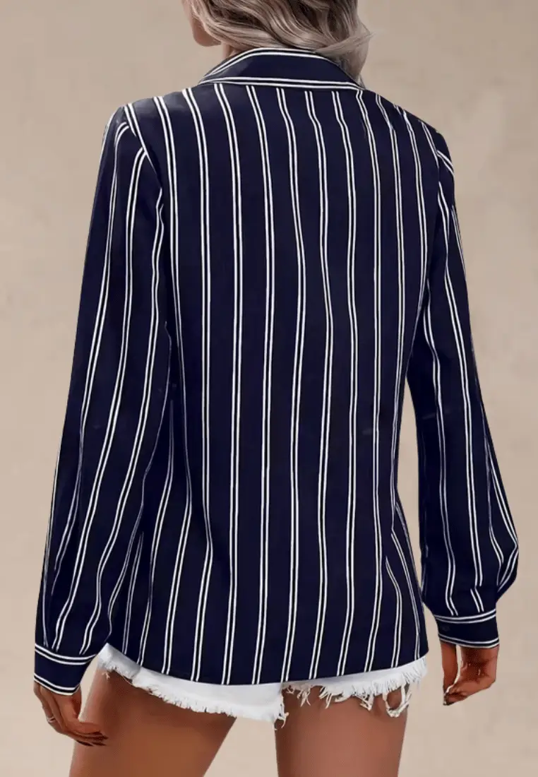 Ida - Granatowa koszula damska w paski slim fit z klasycznym kołnierzykiem - Image 2