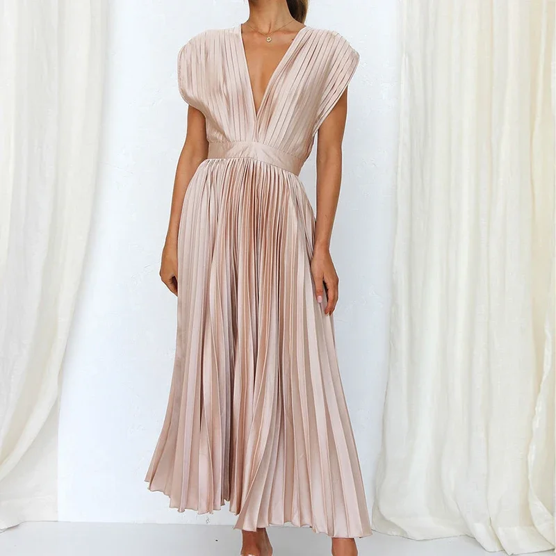 Liora - Elegancka plisowana sukienka maxi z głębokim dekoltem - Image 4