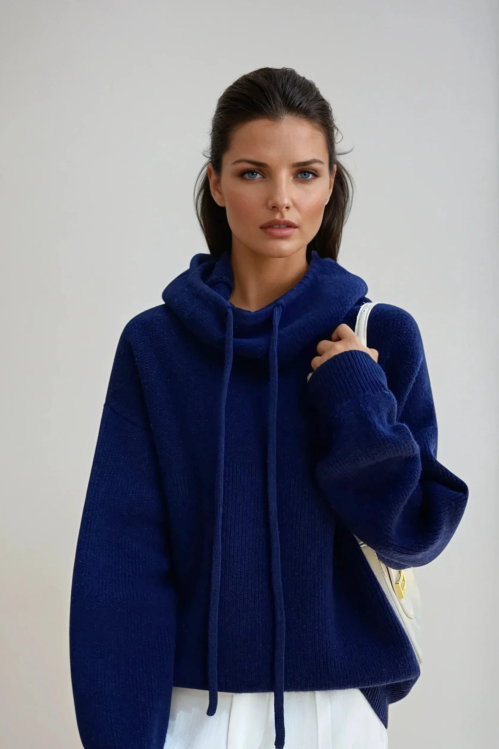 Olivia | Dzianinowy sweter oversize z kapturem - Image 4