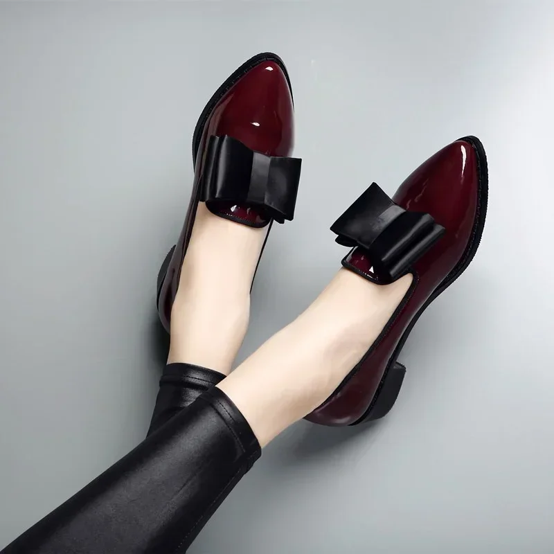 Ottilie - Eleganckie Damskie Lakierowane Mokasyny z Wstążką - Image 2