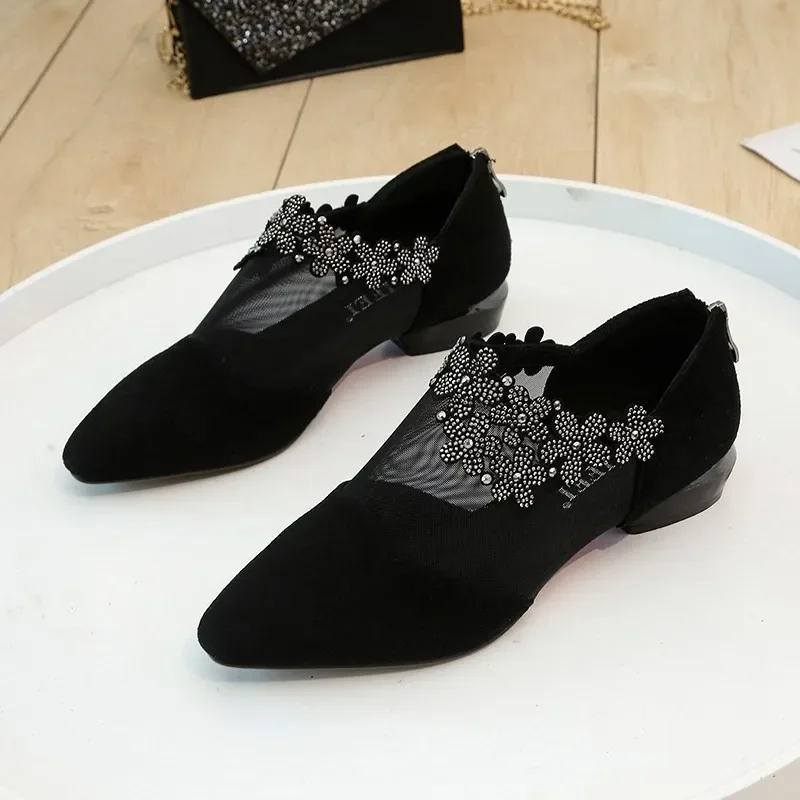 Vionette - Eleganckie damskie półbuty z koronkowym zdobieniem - Image 4