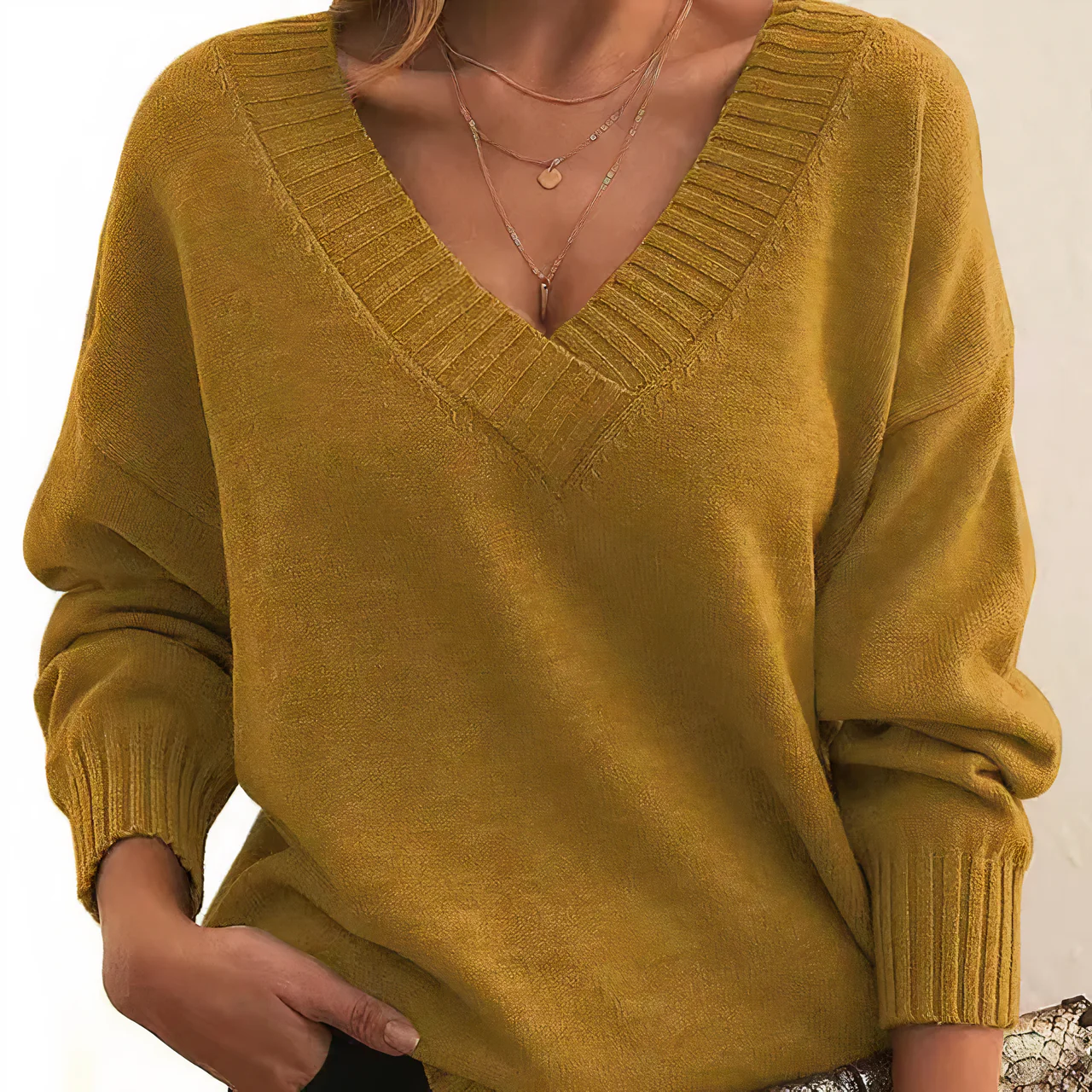 Viya | Damski sweter z dekoltem w serek - Image 6